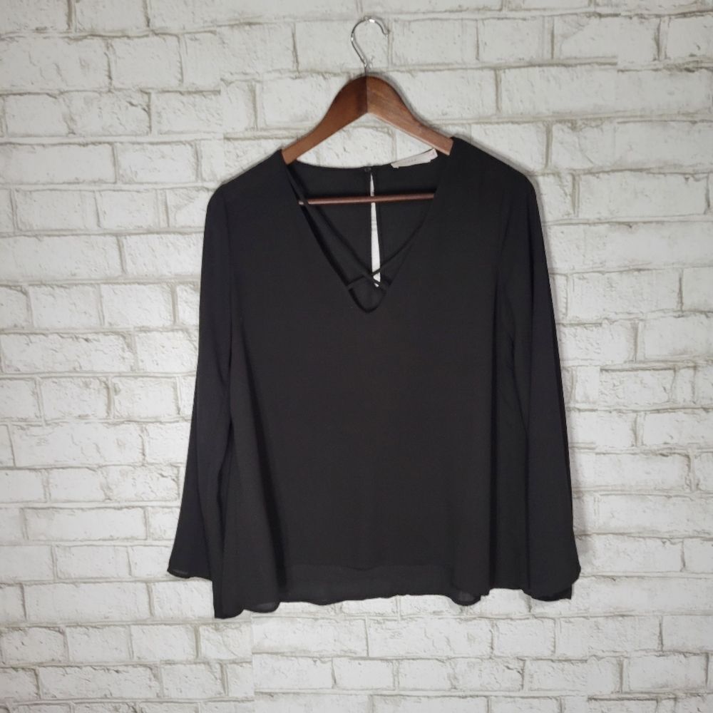 LUSH long‎ sleeve black blouse